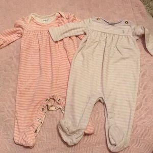 2 baby footsie’s